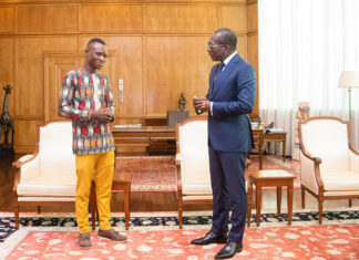Promotion des talents : Un pharmacien – ébéniste séduit Patrice Talon