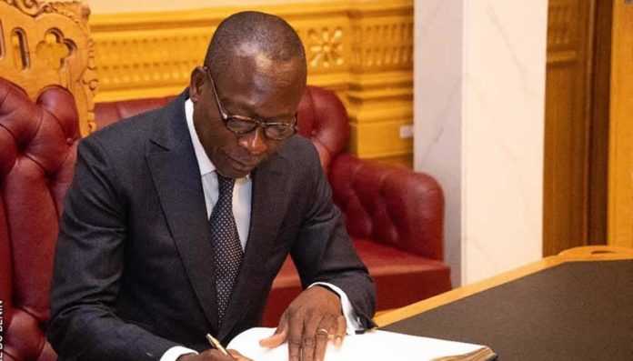 Patrice Talon octroie de l'argent aux partis politiques