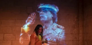 « Moi Kadhafi » : Un monologue sur la folie des leaders face aux sociétés post-coloniales