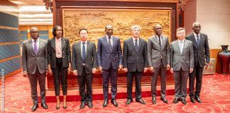 En Chine : Patrice Talon visite le musée de l’Ecole du Parti communiste chinois