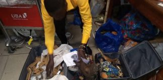 Gabon : un Béninois interpellé à l’aéroport de Libreville avec deux valises remplies de fétiches